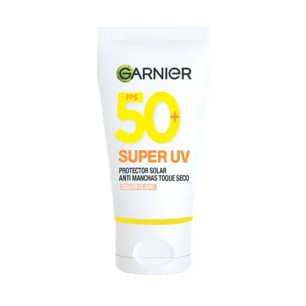 Protector Solar Facial Garnier Super UV FPS 50+ Toque Seco con Color – Tono Claro